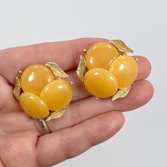 Orange Earrings, Thermoset, Gold Tone, 50s, Mid Century, Lucite, Vintage,Plastic - Picture 1 of 5